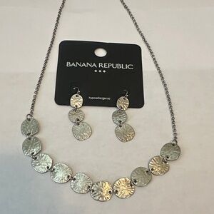 Banana Republic Silver Disc Necklace & earring Set